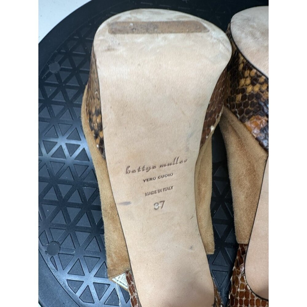 Bettye Muller Women's Tan Leather Casual Sandal Sz 37 /7 US - Picture 7 of 10